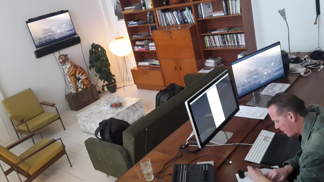s100% Halal Edit onderhoud met rechtonder Patrick P.